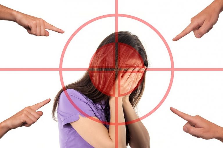 Warning Signs Of Gaslighting & Tips To Tackle It